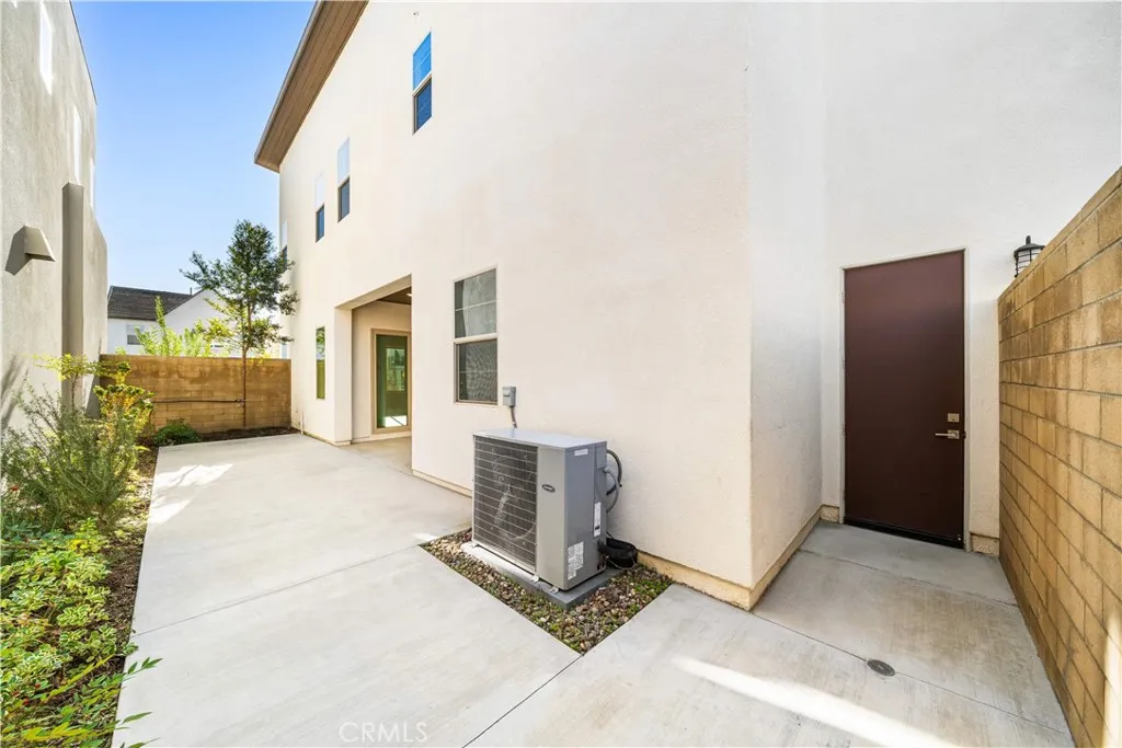 157 Scale, Irvine, California 92618 home-pic-60