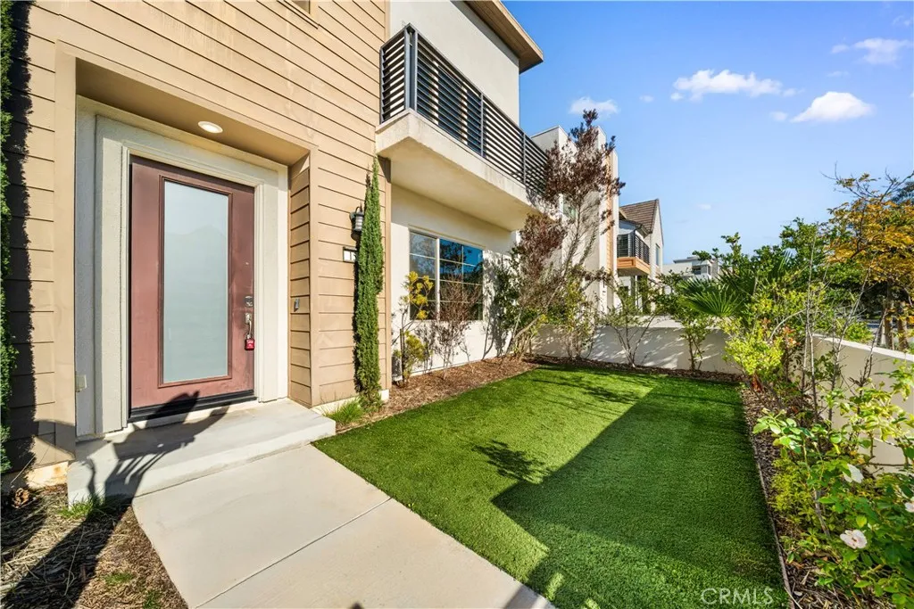 157 Scale, Irvine, California 92618 home-pic-4