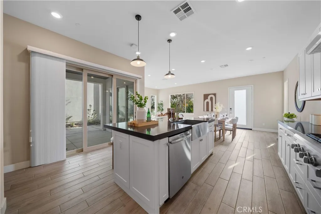157 Scale, Irvine, California 92618 home-pic-23
