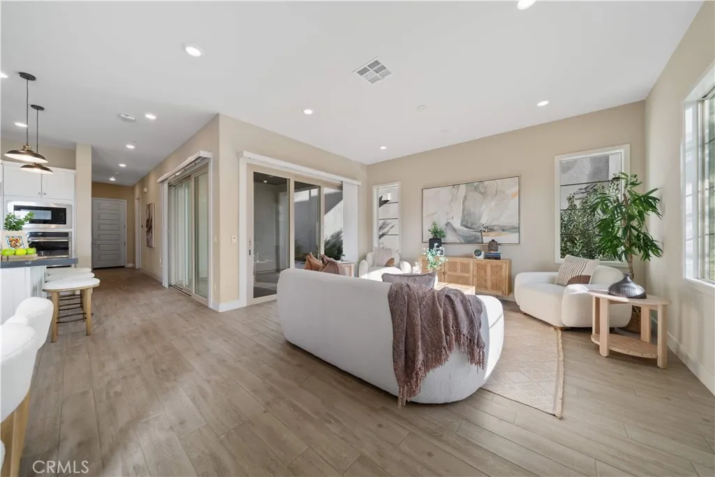 157 Scale, Irvine, California 92618 home-pic-10