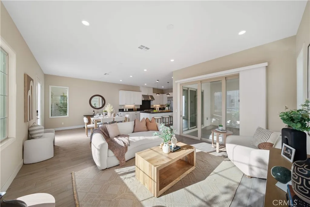 157 Scale, Irvine, California 92618 home-pic-15