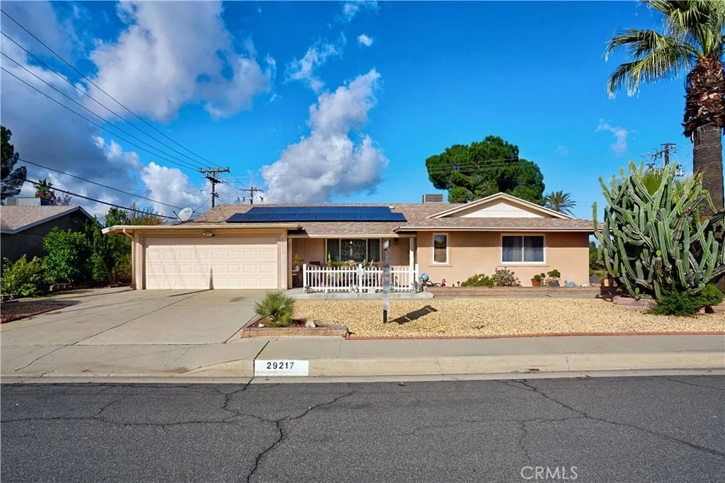 29217 Desert Hills Road, Menifee, California 92586 home-pic-1