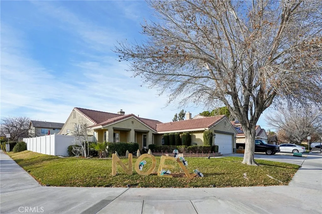 44731 Ravencrest, Lancaster, California 93536 home-pic-1