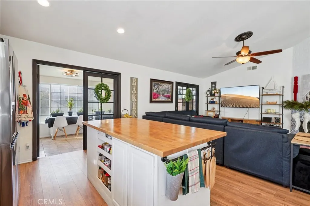 44731 Ravencrest, Lancaster, California 93536 home-pic-8