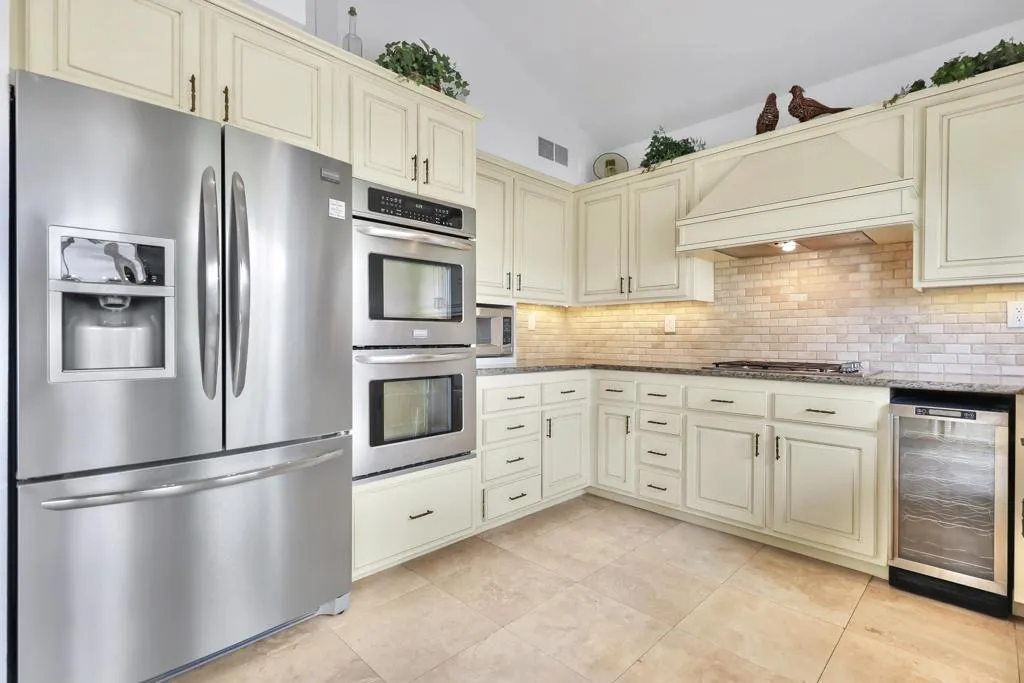 244 Running Springs Drive, Palm Desert, California 92211 home-pic-16
