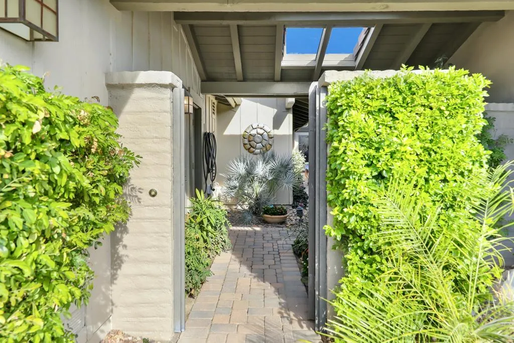 244 Running Springs Drive, Palm Desert, California 92211 home-pic-5