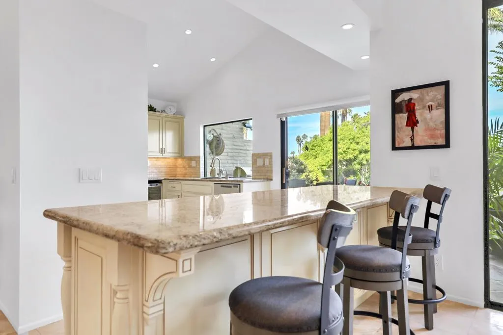 244 Running Springs Drive, Palm Desert, California 92211 home-pic-15