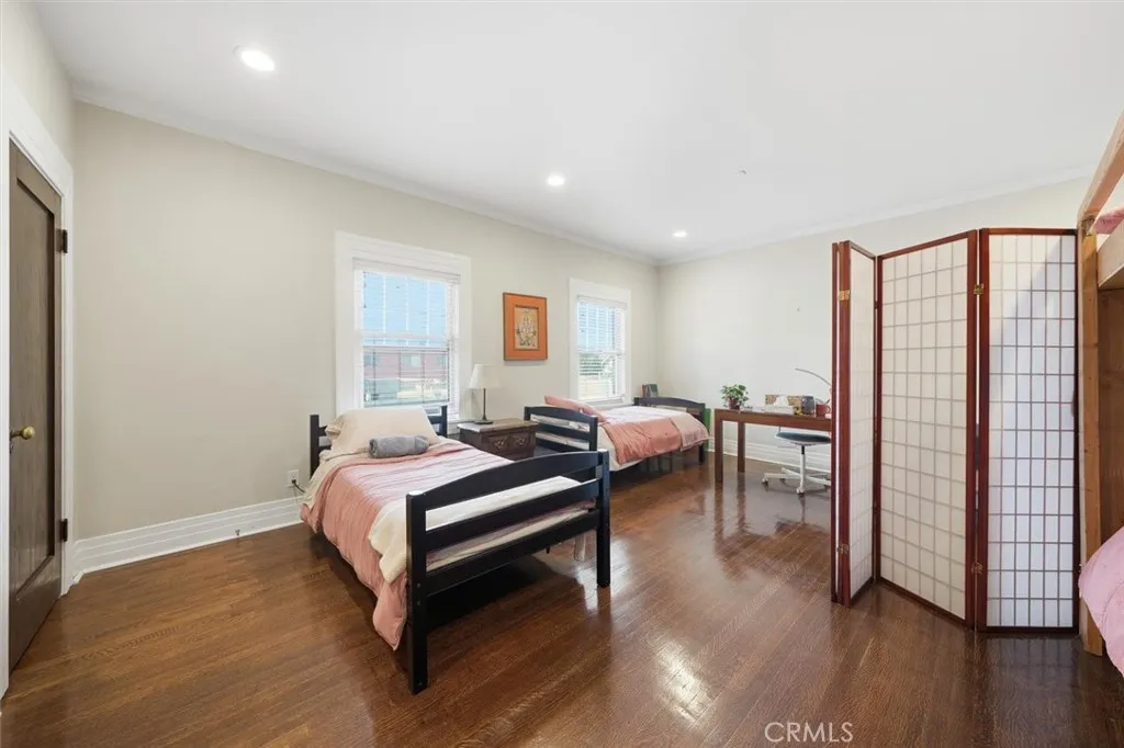 3741 W 27th, Los Angeles, California 90018 home-pic-22