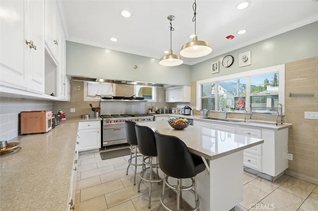 3741 W 27th, Los Angeles, California 90018 home-pic-13