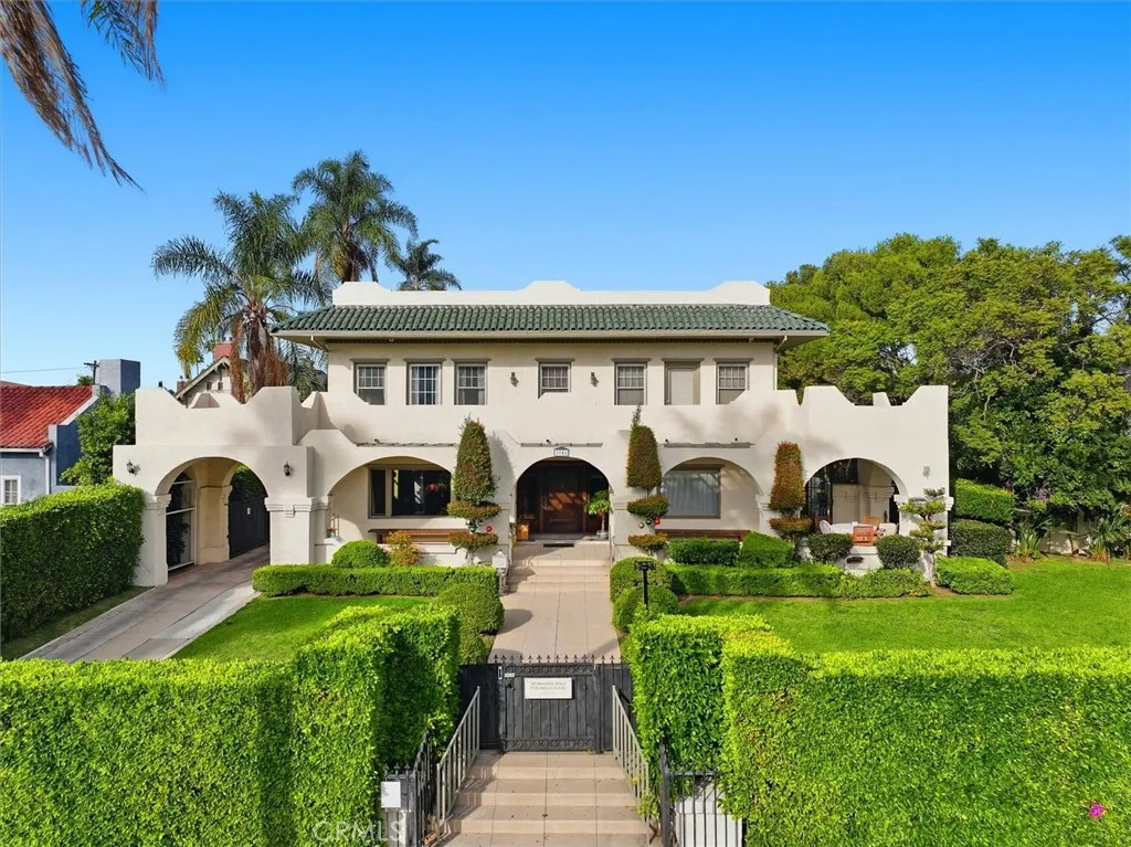 3741 W 27th, Los Angeles, California 90018 home-pic-1