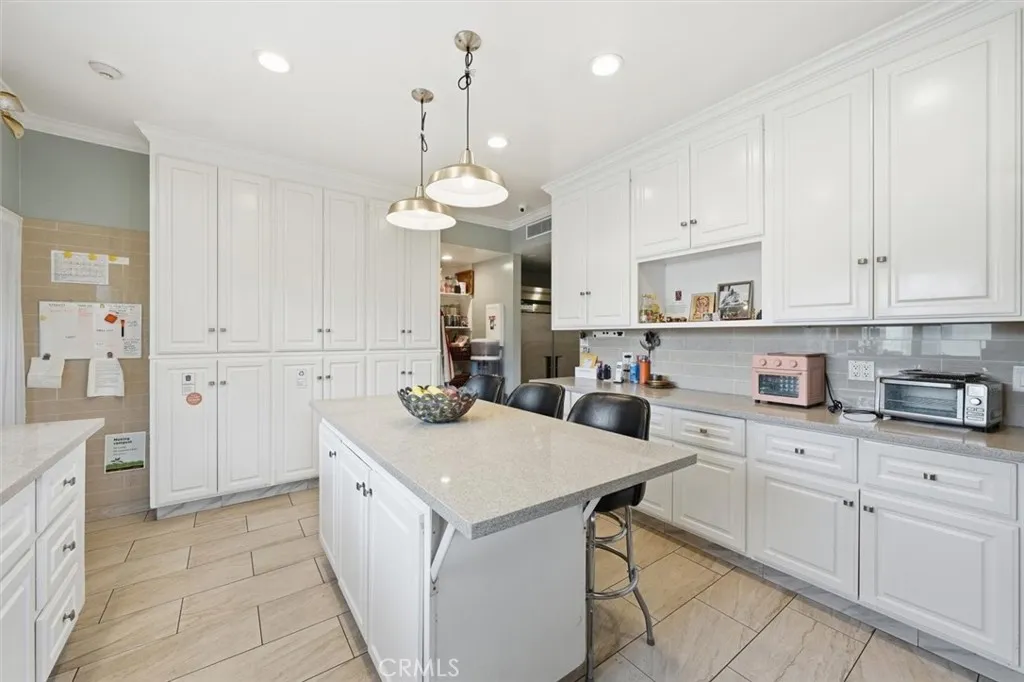 3741 W 27th, Los Angeles, California 90018 home-pic-14