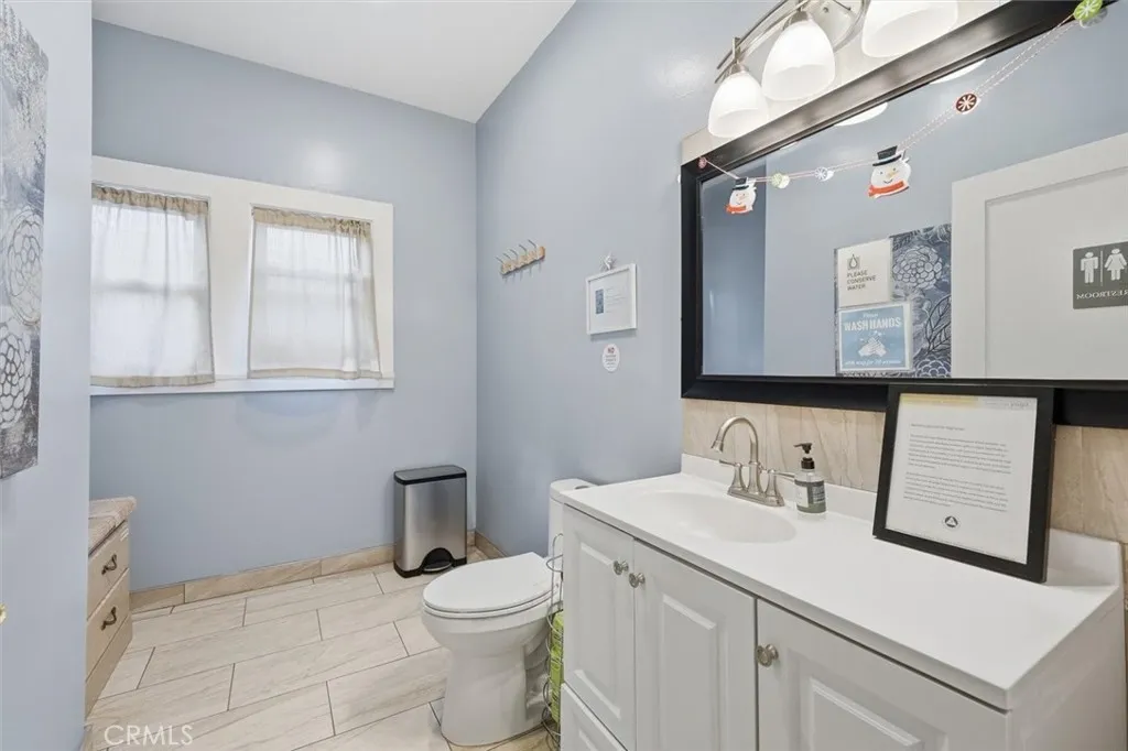 3741 W 27th, Los Angeles, California 90018 home-pic-31