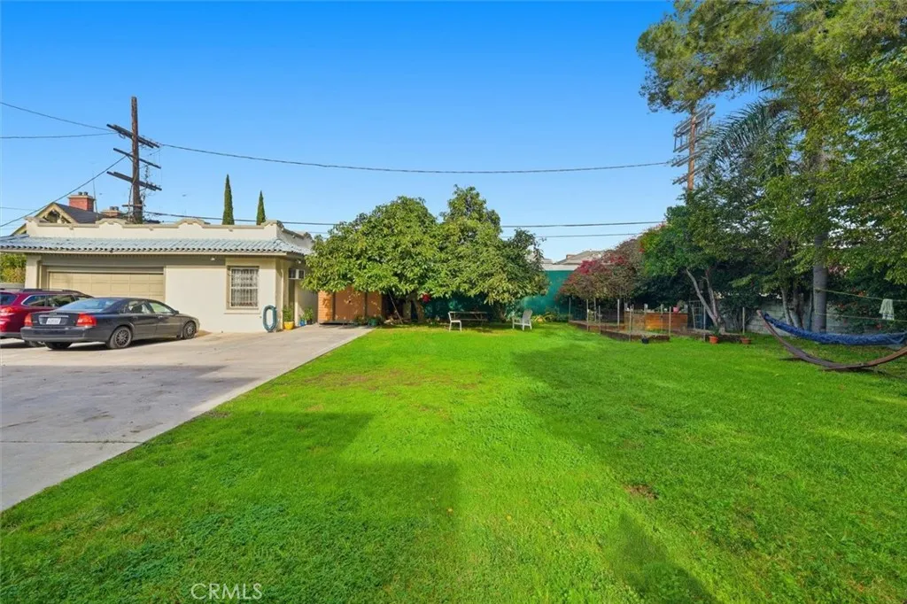 3741 W 27th, Los Angeles, California 90018 home-pic-34