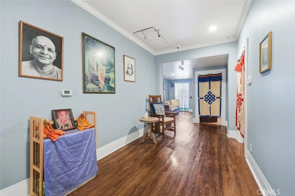 3741 W 27th, Los Angeles, California 90018 home-pic-23