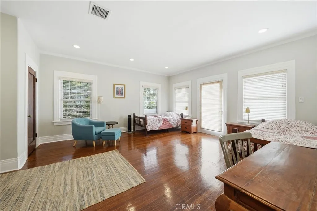 3741 W 27th, Los Angeles, California 90018 home-pic-16