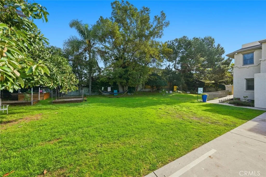 3741 W 27th, Los Angeles, California 90018 home-pic-35