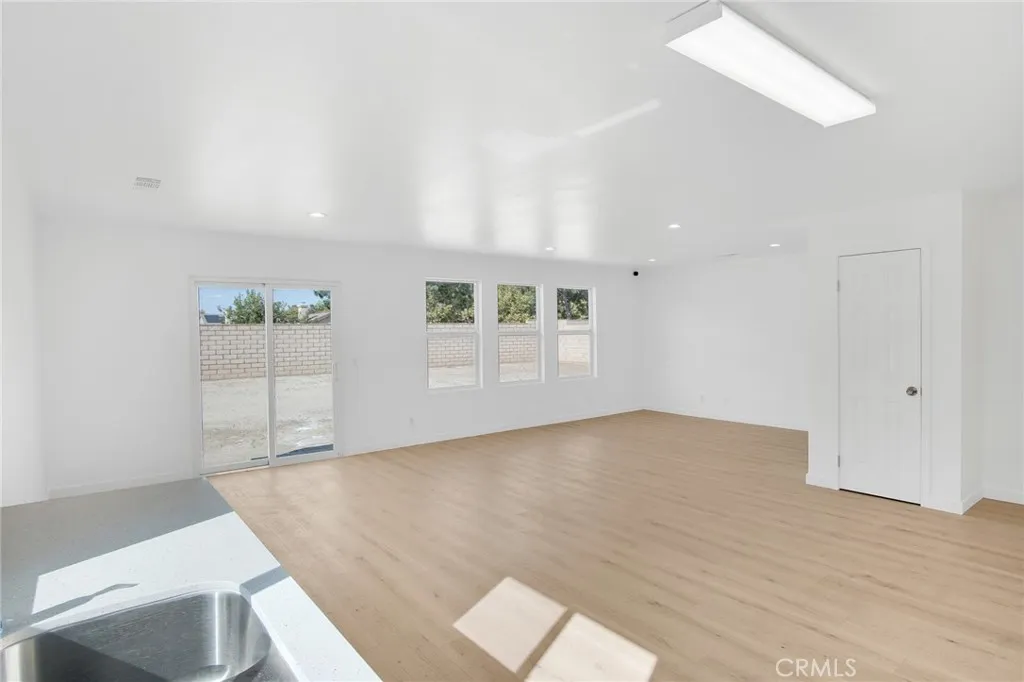 3213 Patti Ln, Lancaster, California 93535 home-pic-6