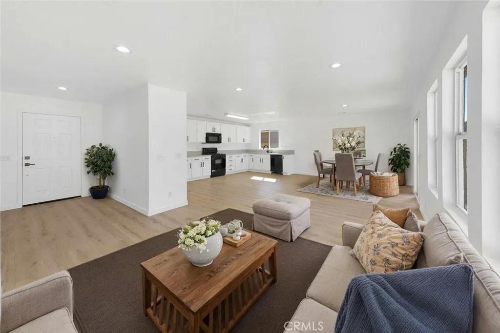 3213 Patti Ln, Lancaster, California 93535 home-pic-3