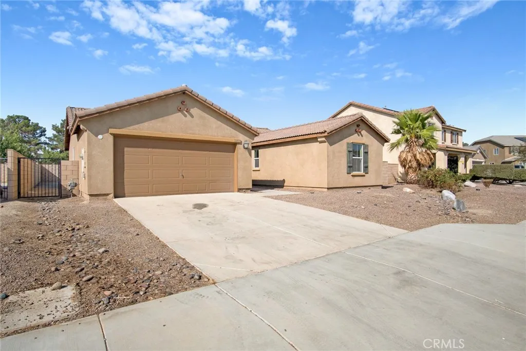 3213 Patti Ln, Lancaster, California 93535 home-pic-2