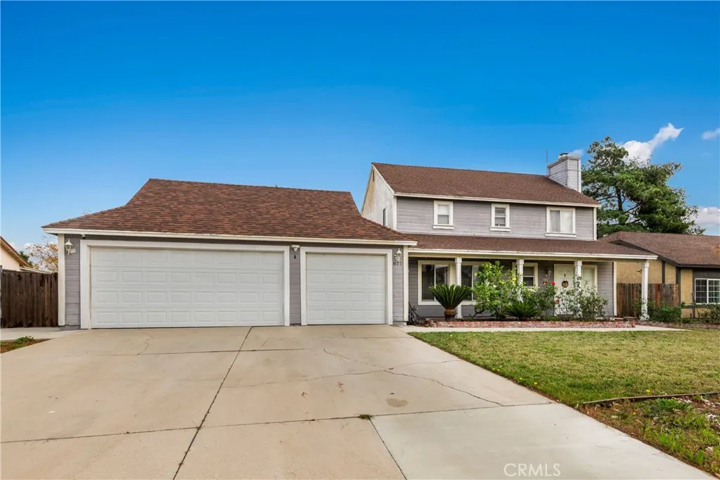 877 N Quince Avenue, Rialto, California 92376 home-pic-1