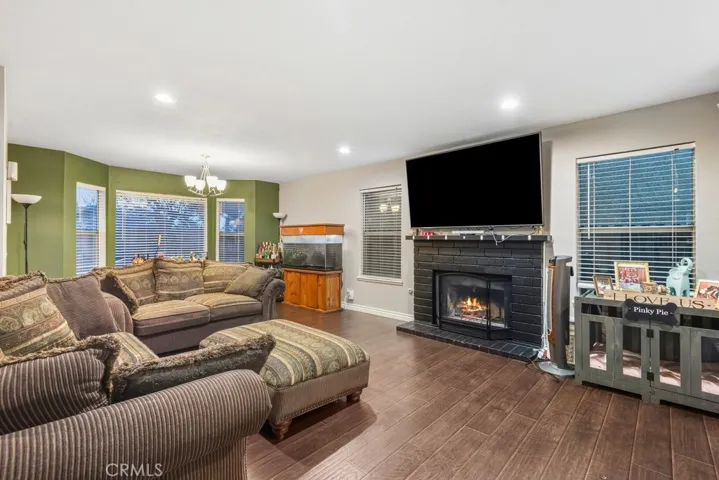 877 N Quince Avenue, Rialto, California 92376