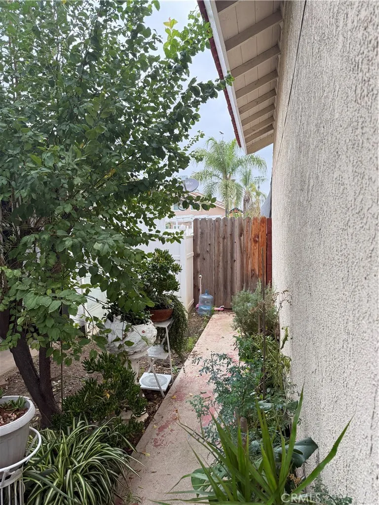 24426 Filaree, Moreno Valley, California 92551 home-pic-6