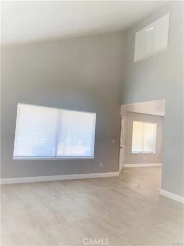 Living room unfurnished