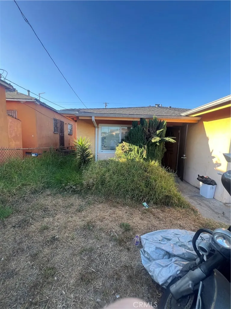 1253 W 101st, Los Angeles, California 90044 home-pic-1