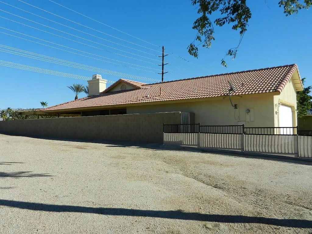 81300 Avenida Gaviota, Indio, California 92201 home-pic-32