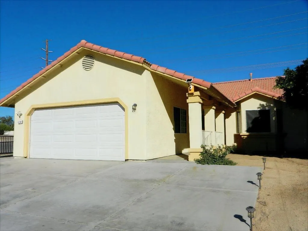 81300 Avenida Gaviota, Indio, California 92201 home-pic-1