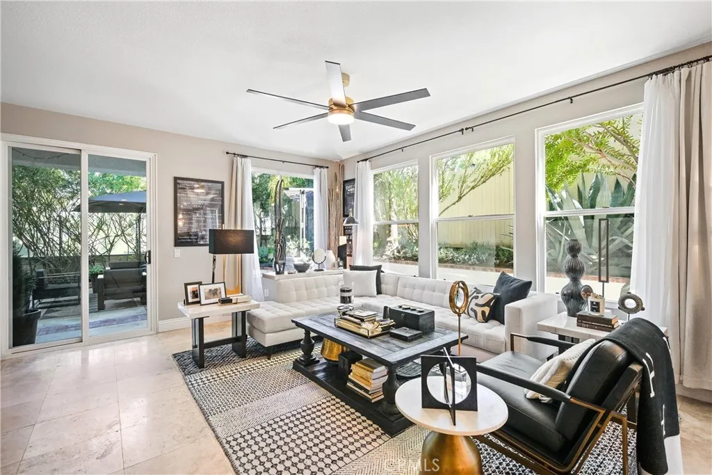 32986 Anasazi Drive, Temecula, California 92592 home-pic-3