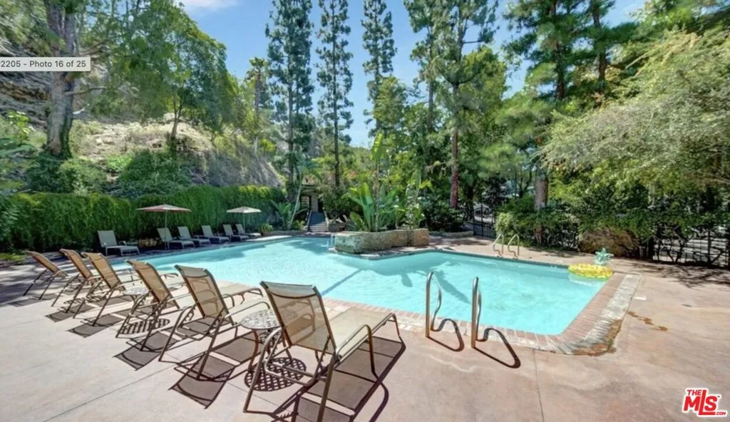 2700 Cahuenga Boulevard 2205, Los Angeles, California 90068 home-pic-2