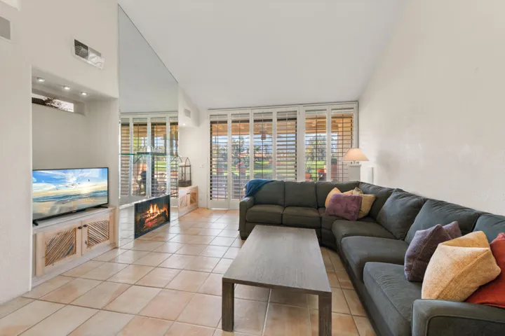 08_357_San_Remo_St8_mls