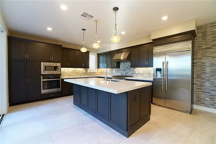 6 Transport, Tustin, California 92782