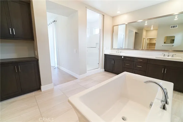 6 Transport, Tustin, California 92782