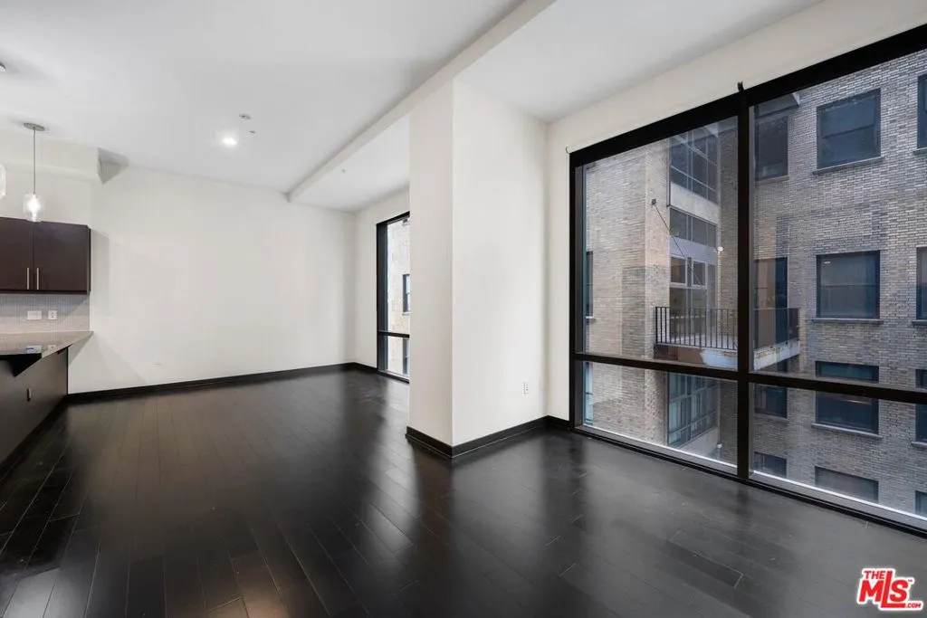 655 S Hope Street 1006, Los Angeles, California 90017 home-pic-15