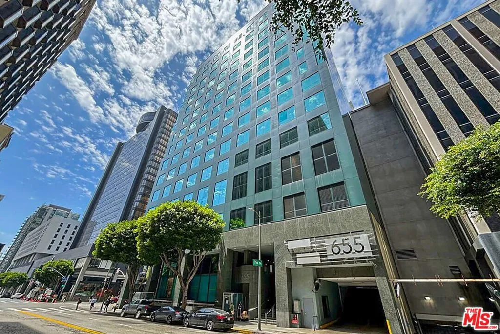 655 S Hope Street 1006, Los Angeles, California 90017 home-pic-1