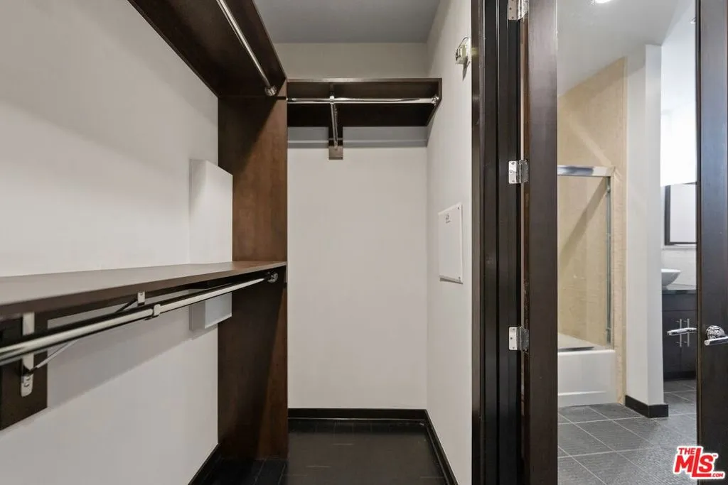 655 S Hope Street 1006, Los Angeles, California 90017 home-pic-21