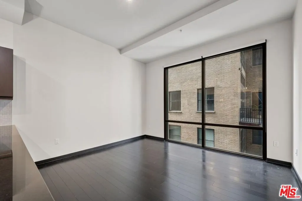 655 S Hope Street 1006, Los Angeles, California 90017 home-pic-10