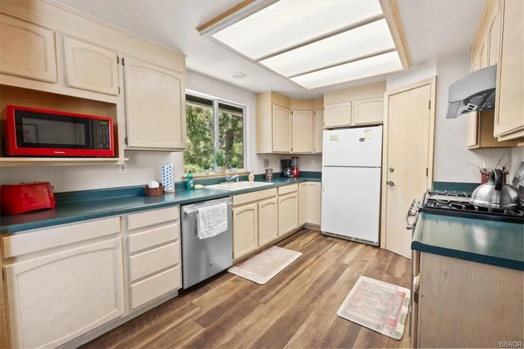 1396 La Crescenta Drive, Big Bear, California 92314 home-pic-8