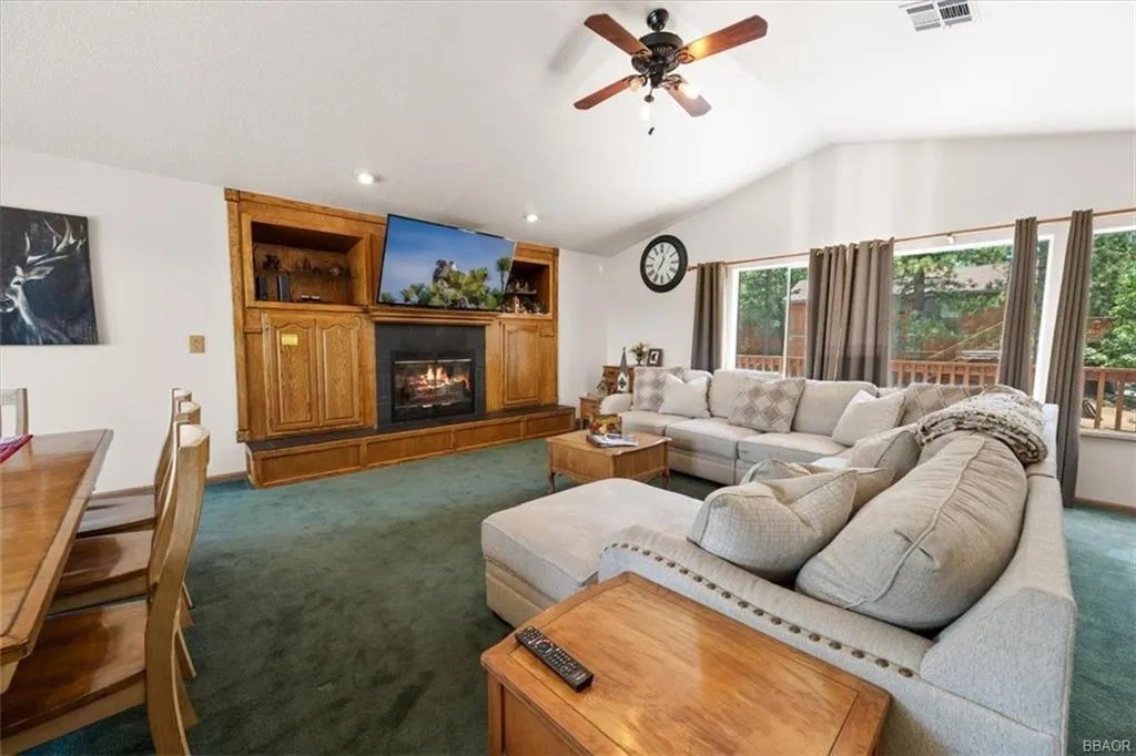 1396 La Crescenta Drive, Big Bear, California 92314 home-pic-4