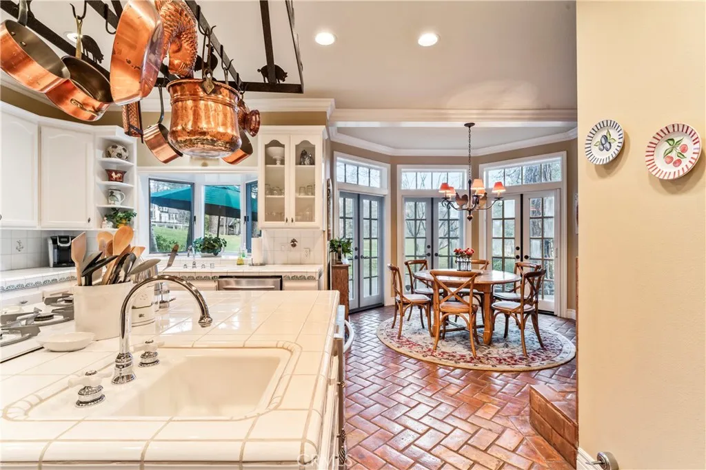 699 Brentwood, Lake Arrowhead, California 92352 home-pic-7
