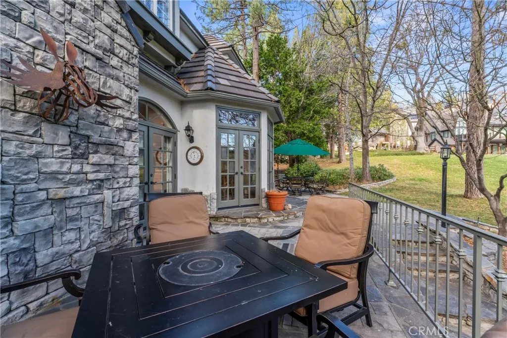 699 Brentwood, Lake Arrowhead, California 92352 home-pic-21