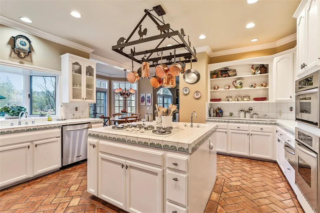 699 Brentwood, Lake Arrowhead, California 92352 home-pic-6