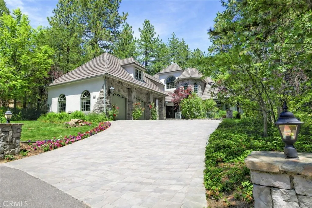 699 Brentwood, Lake Arrowhead, California 92352 home-pic-1