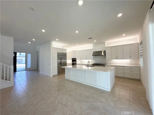 Dining area / kitchen