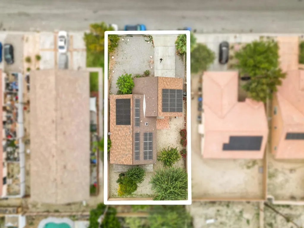 13547 Caliente Drive, Desert Hot Springs, California 92240 home-pic-24