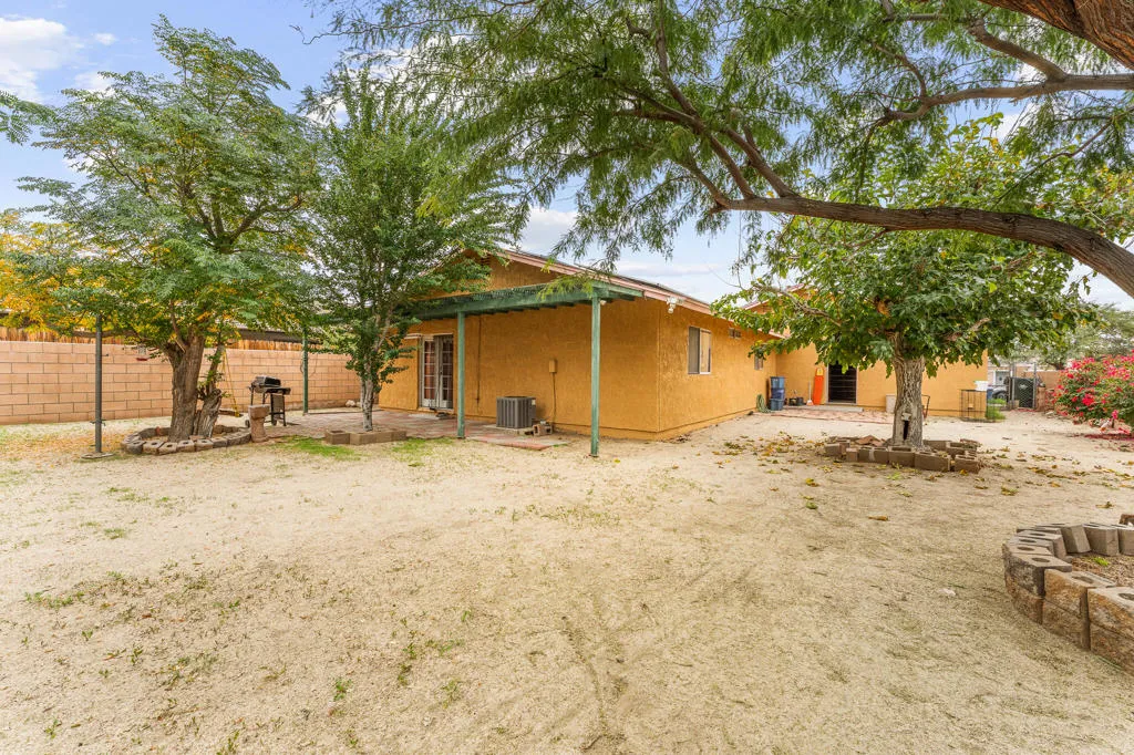 13547 Caliente Drive, Desert Hot Springs, California 92240 home-pic-22