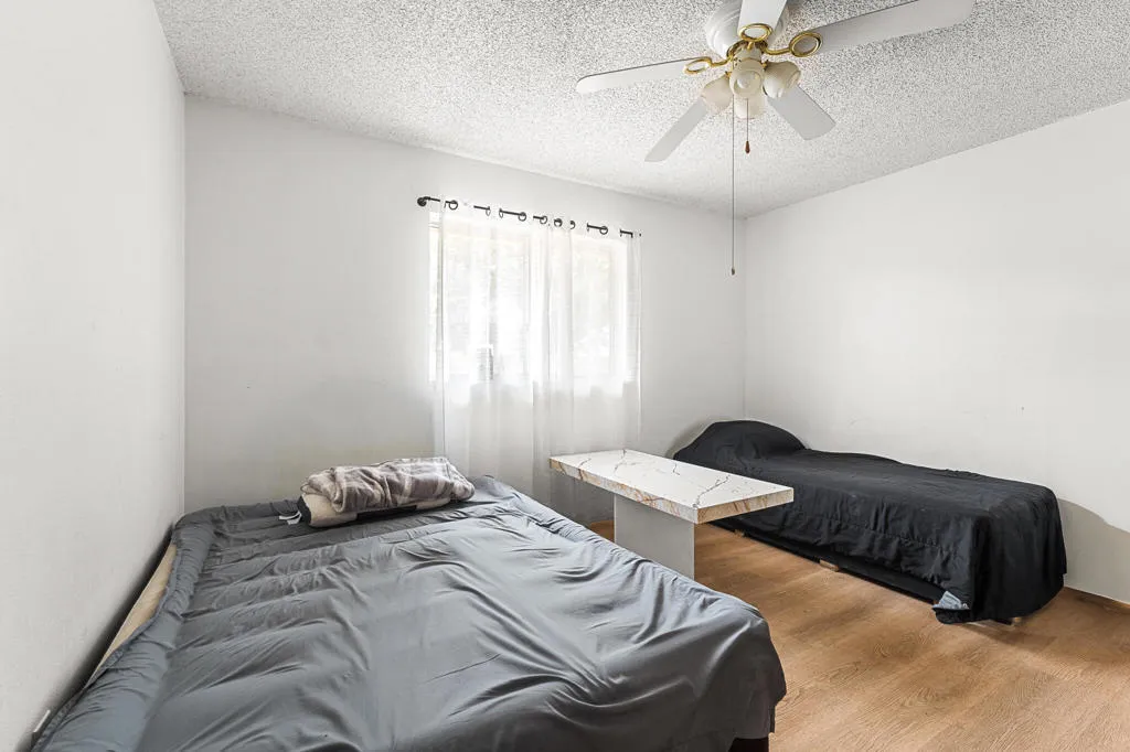 13547 Caliente Drive, Desert Hot Springs, California 92240 home-pic-16