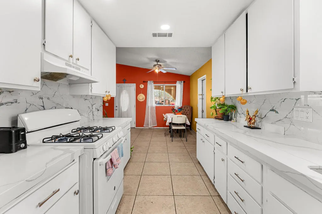 13547 Caliente Drive, Desert Hot Springs, California 92240 home-pic-13